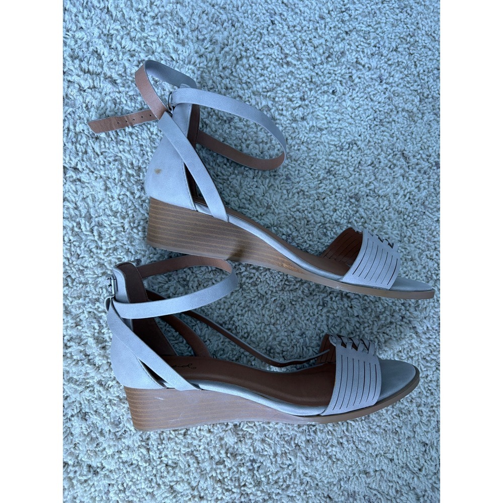 Qupid Wedge Sandals 9 Taupe LIAM-04 Distressed PU Ankle Strap Caged Toe - Picture 3 of 6